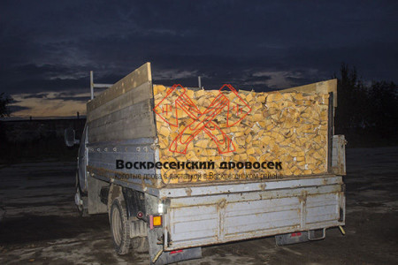 dostavka_berezovykh_kolotykh_drov.jpg