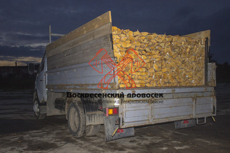 dostavka_kolotykh_drov.jpg